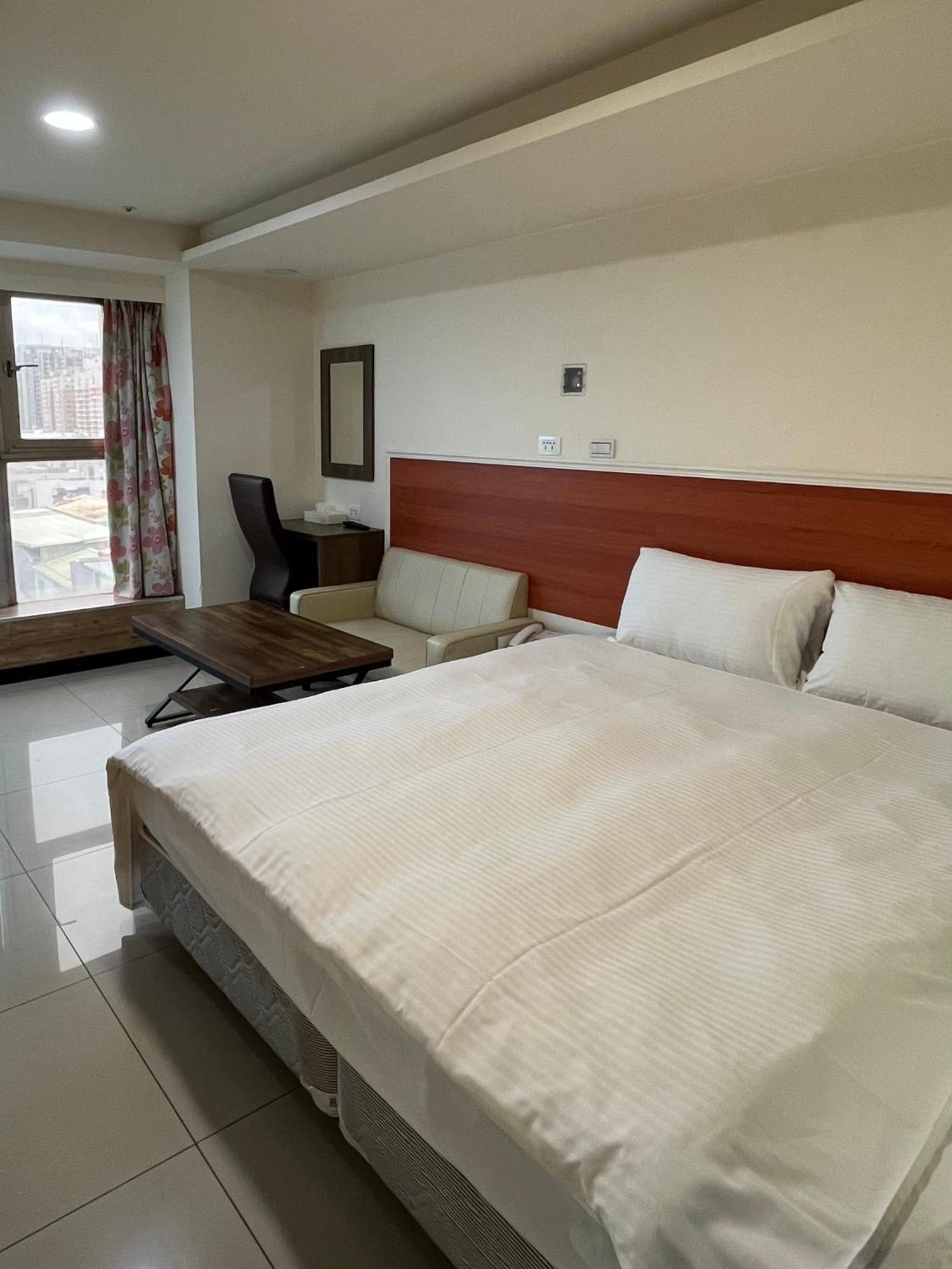 Yi Dian Yuan Hotel Zhongli Extérieur photo