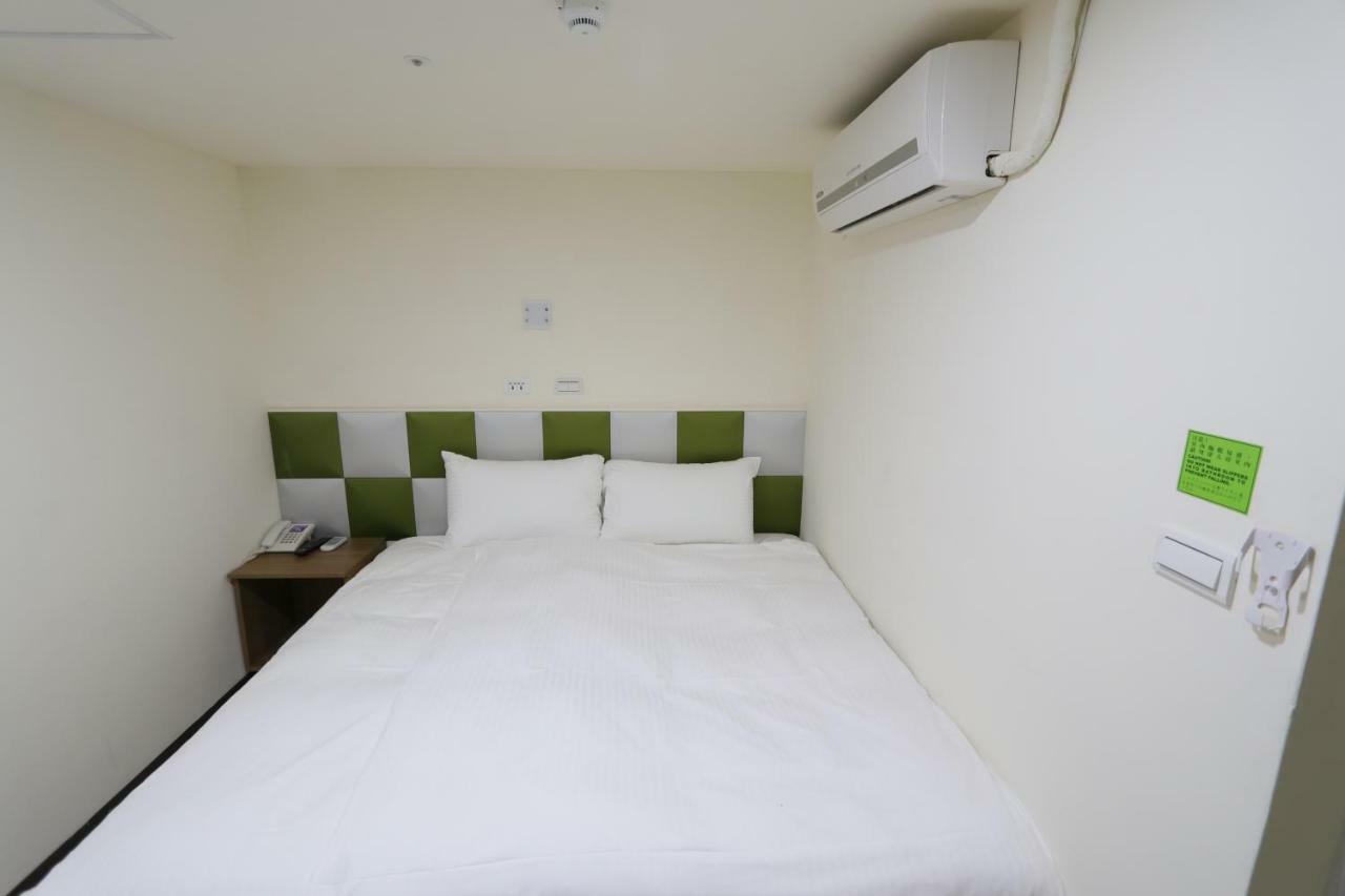 Yi Dian Yuan Hotel Zhongli Extérieur photo